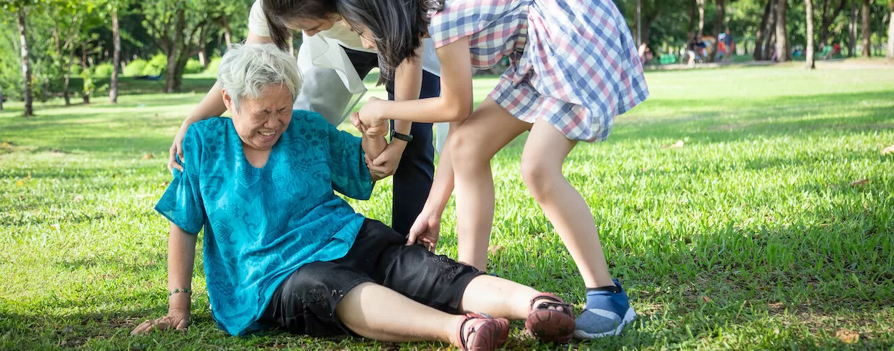 6 Steps to Help Seniors Prevent Falls