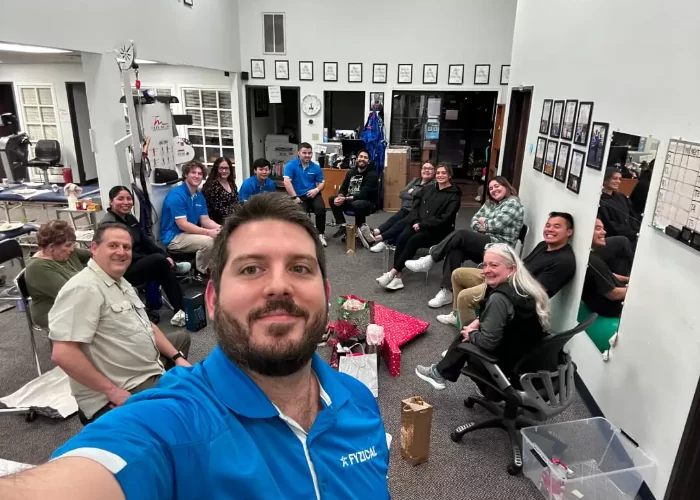 join-our-team-career-Advantage-Physical-Therapy-Ventura-CA